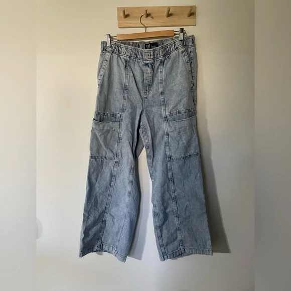 GAP light denim wide leg cargo pants - Picture 2 of 5
